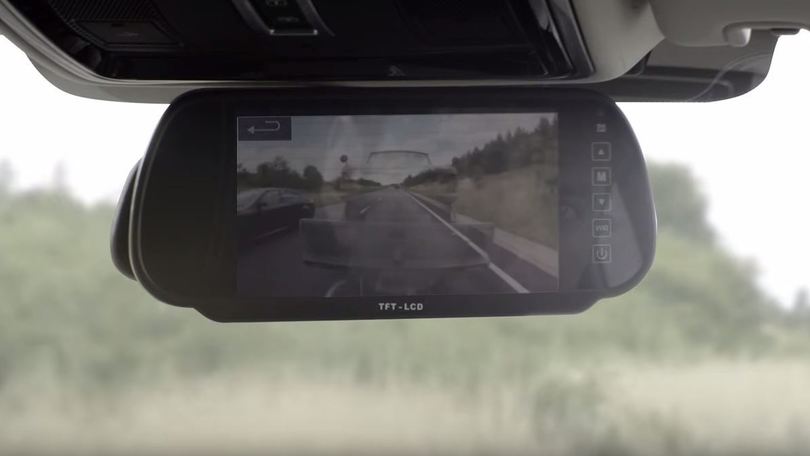 Land Rover inventa il rimorchio trasparente