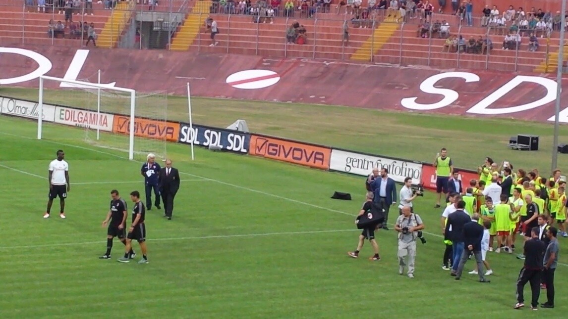 Milan, ovazione per i rossoneri a Mantova