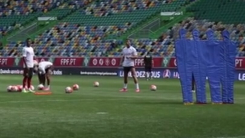 Ronaldo sfida Nani e Quaresma su punizione