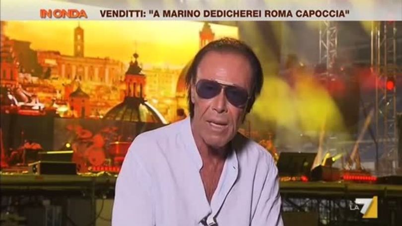 Venditti canta l'inno della Roma in diretta tv