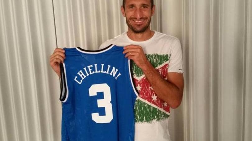 Chiellini tifa Italia “In bocca al lupo”