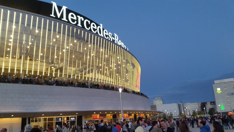 Europei, lo spettacolo della Mercedes Benz Arena di Berlino