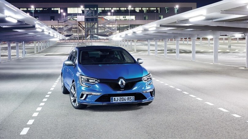Renault Megane, le immagini in anteprima