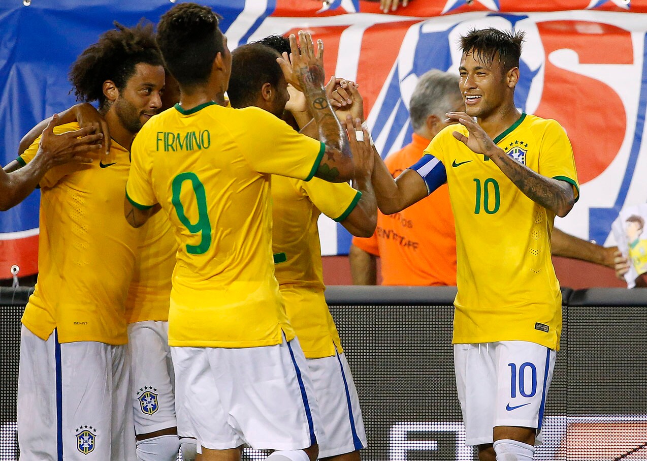 Brasile show con Neymar, Messi salva l'Argentina