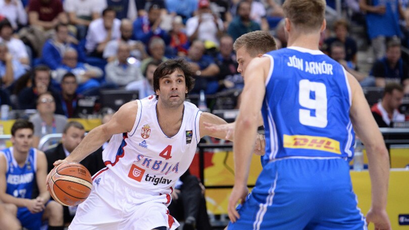 Teodosic dirige una Serbia spietata
