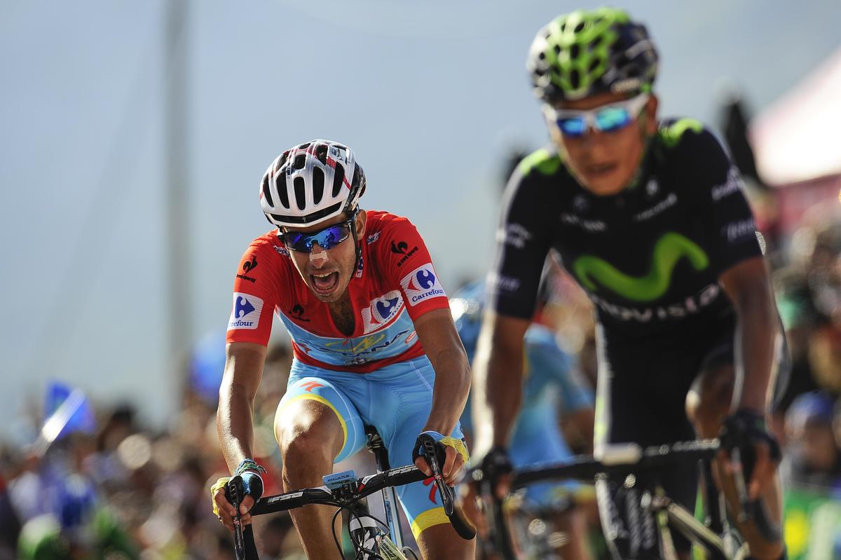 Ciclismo, Vuelta: Dumoulin vince la crono, Aru tiene bene