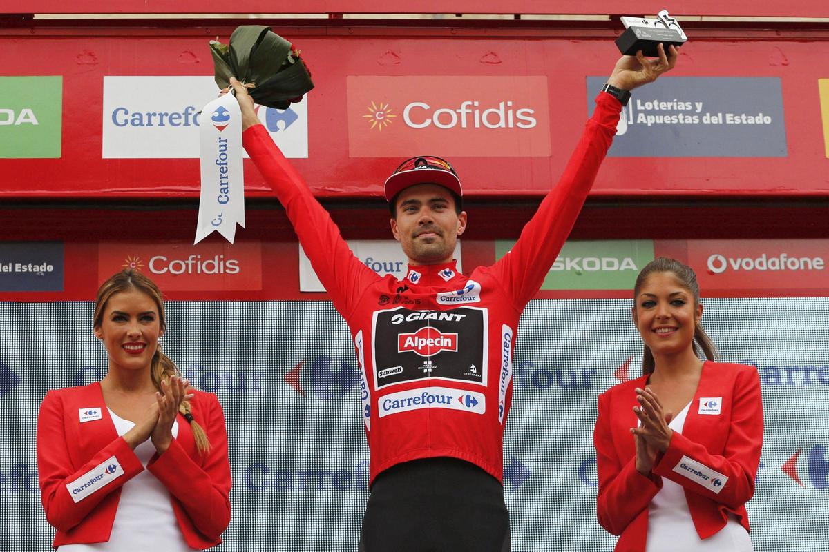 Vuelta, la 17esima tappa è di Dumoulin ma Aru non molla
