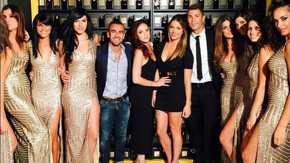 Ronaldo playboy, circondato da donne