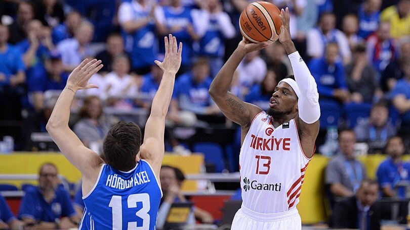 Islanda da applausi, Francia e Grecia 5-0