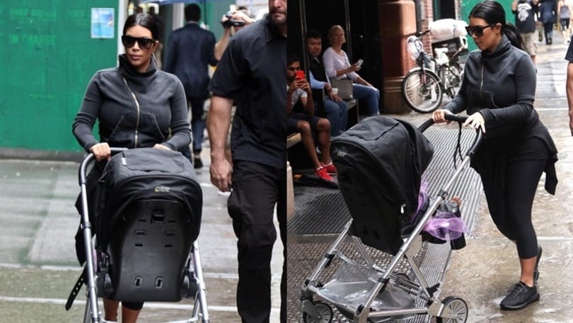 Sportiva Kim: tuta, sneakers e passeggino a NY