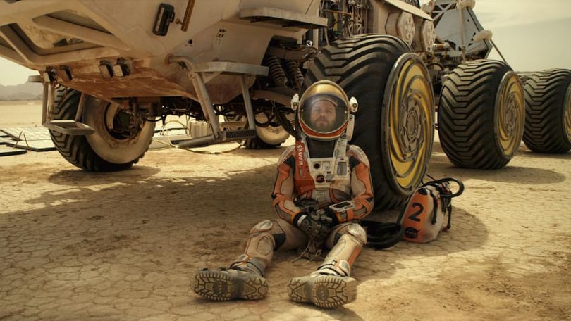 Sopravvissuto - The Martian, Matt Damon sulle dune col Rover