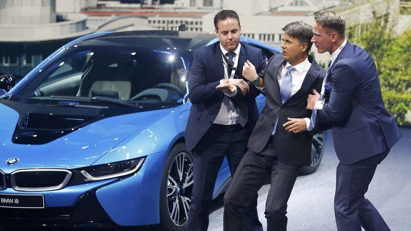Salone Francoforte LIVE: Kruger (BMW) si sente male sul palco