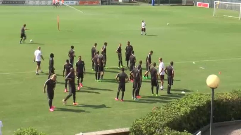 La Roma si allena in vista del Barça