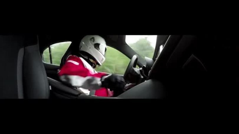 Alfa Romeo Giulia Quadrifoglio, il video del record al Ring