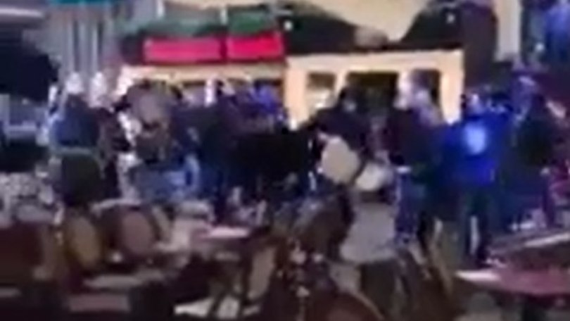 Follia ultras a Groningen, devastato il centro della città