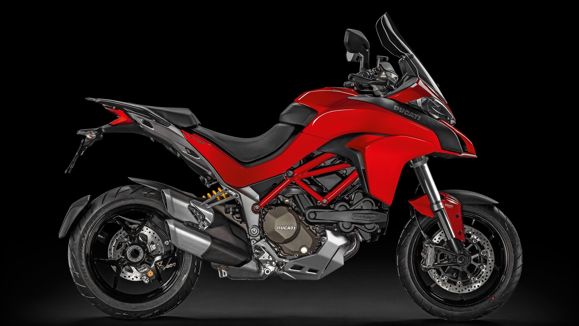 Ducati a EICMA con 9 novità. E le vendite volano…