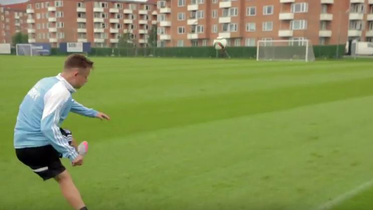 Roma, due nazionali danesi provano a imitare Florenzi