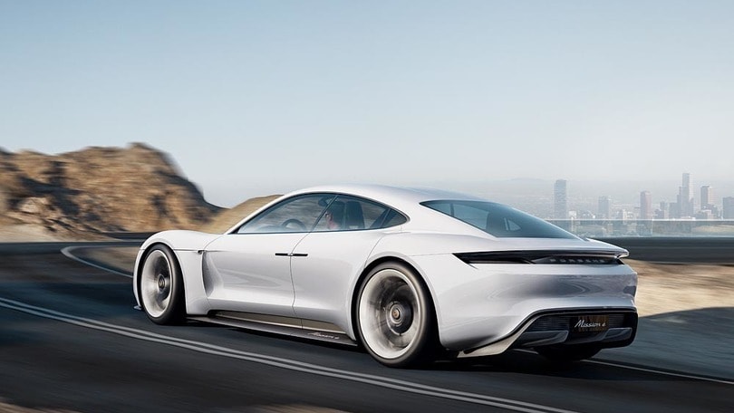 Porsche Mission E, Salone di Francoforte