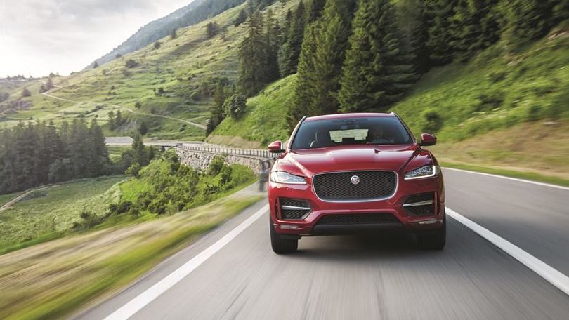 Jaguar F-Pace, foto e prezzi del SUV, Salone di Francoforte