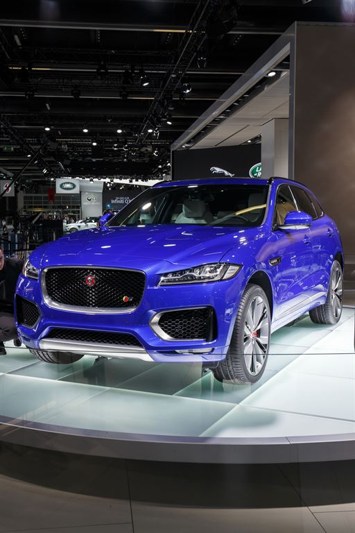 Jaguar F-Pace, il SUV arriva a maggio, Salone di Francoforte