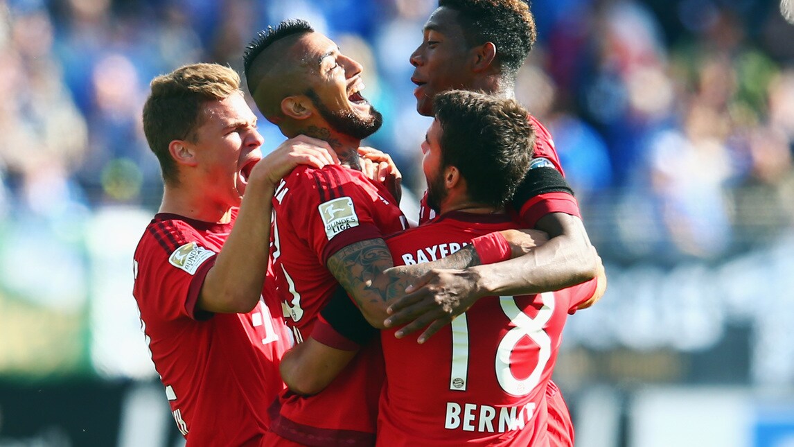 Bayern show, Vidal risponde alla critiche. E segna anche Coman