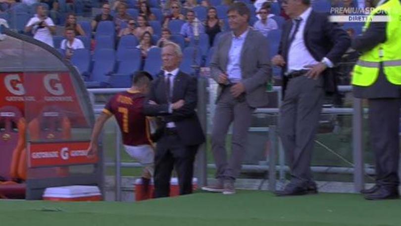 Roma, furia Iturbe: la rabbia dopo la sostituzione