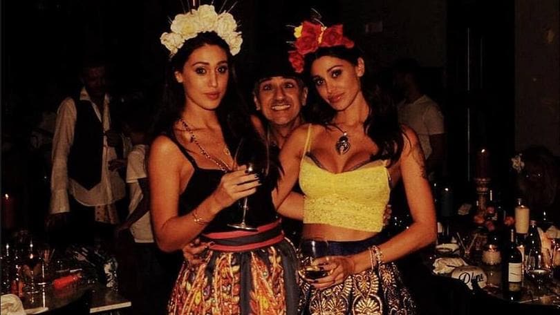Belen si veste da Frida Kahlo per il suo compleanno