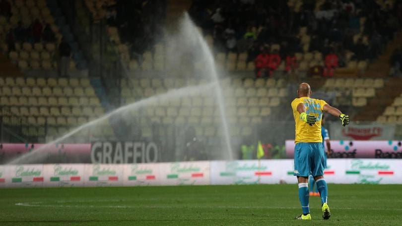 Carpi-Napoli, parte l'irrigazione del campo!