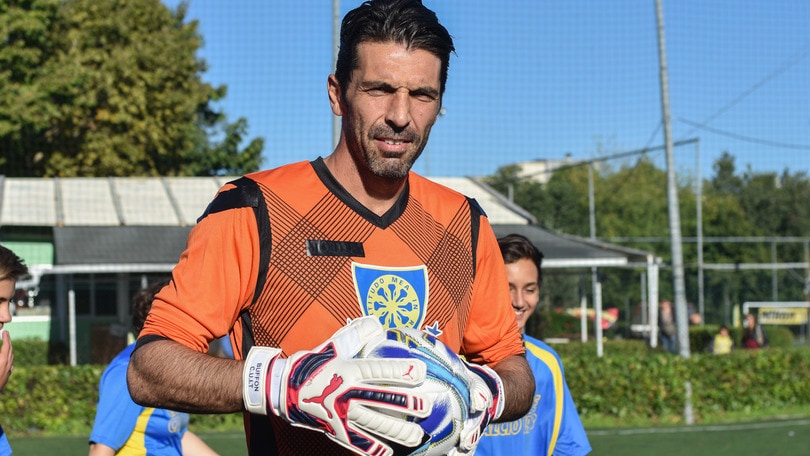 Giovani sfidano Buffon: in porta per la prevenzione