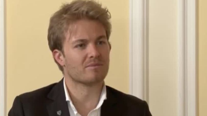 F1, Rosberg in pole a Suzuka. Che spavento per Kvyat!