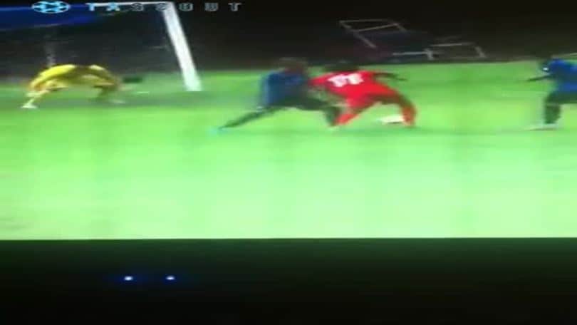 Dribbling alla Ronaldo per Mamadou!