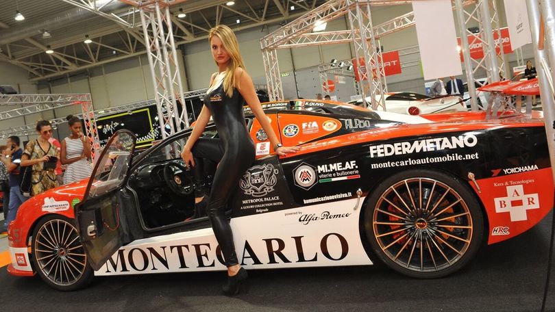 Supercar Roma, auto da sogno, ragazze da urlo