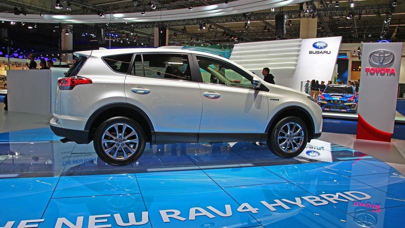 Toyota RAV4 Hybrid, foto e prezzi