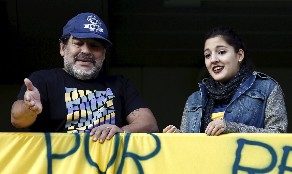 Maradona: «Darei un braccio per giocare con Tevez»
