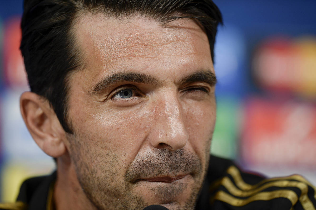 Buffon: Caceres ha sbagliato, la Juve invece non può sbagliare