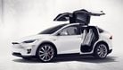 Tesla Model X, le immagini del SUV elettrico