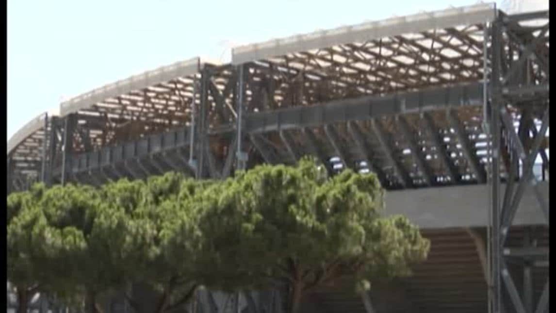 De Laurentiis contro De Magistris