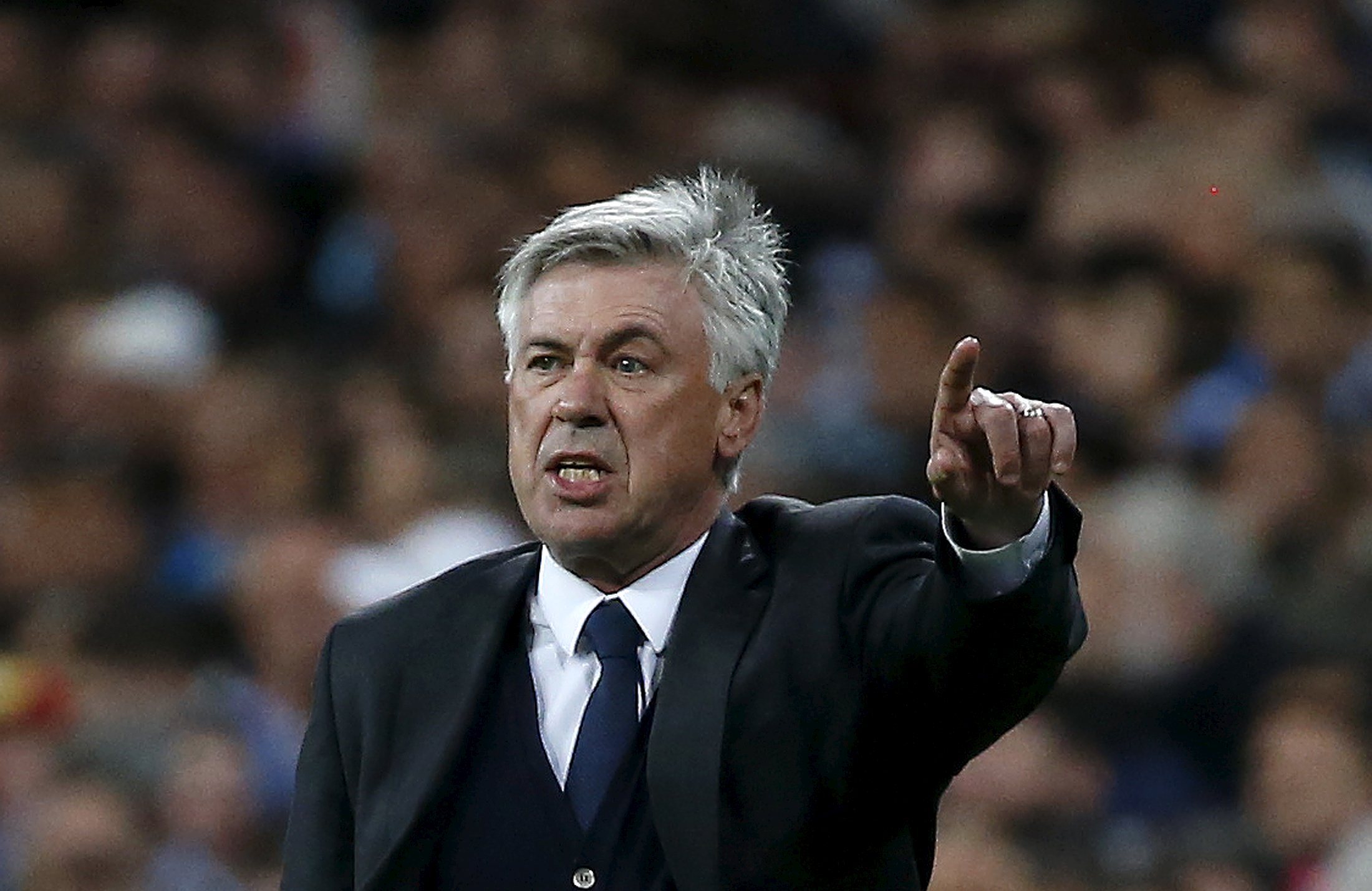 Roma, il tifo si scatena e sogna Ancelotti