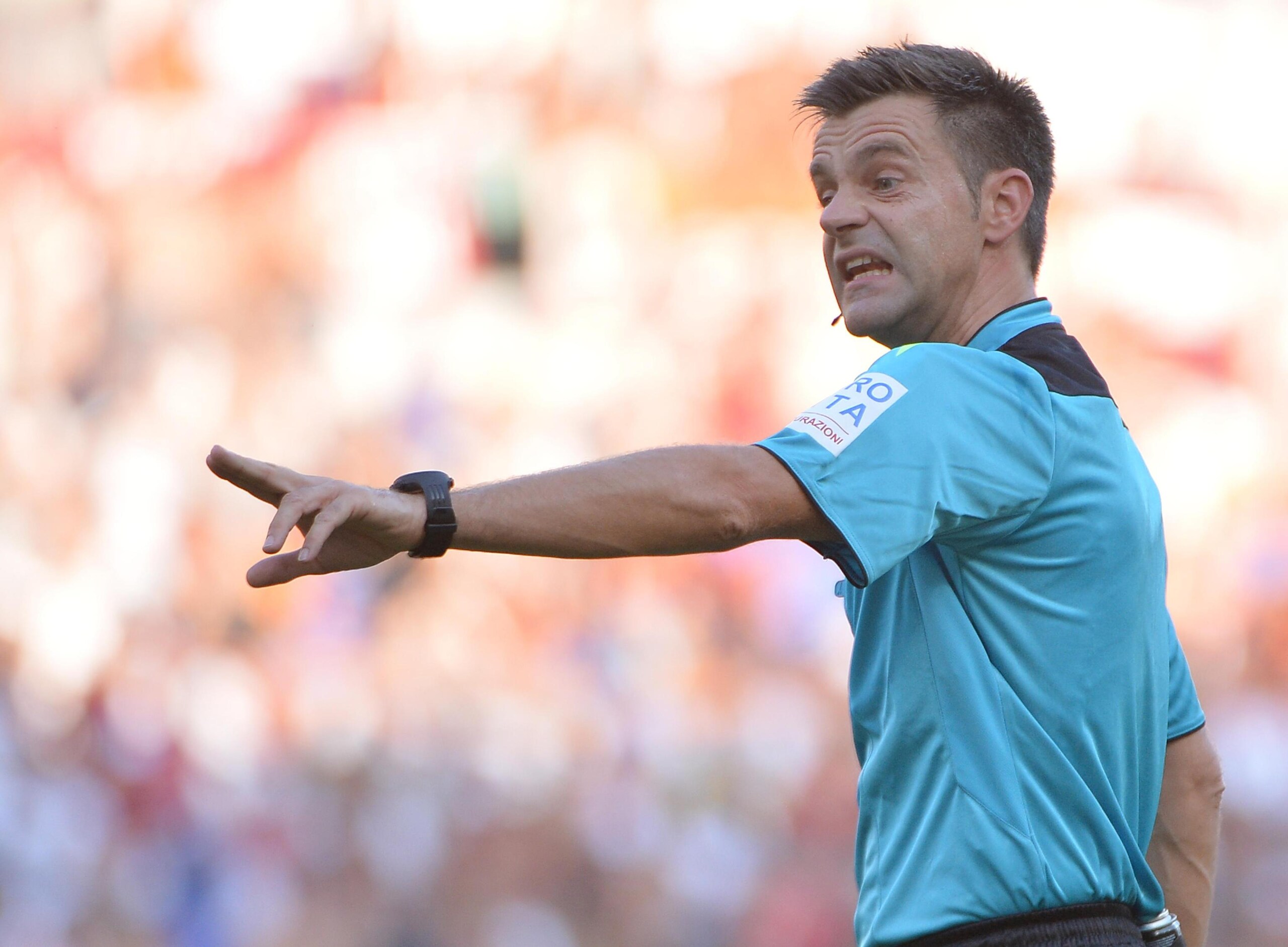 Gli arbitri viaggiano da soli