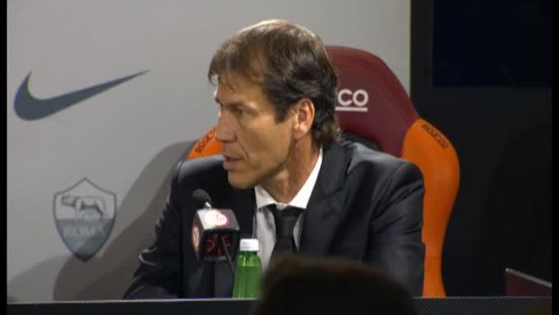 Garcia: "Scommettere sullo scudetto della Roma? Magari punto sui cavalli"