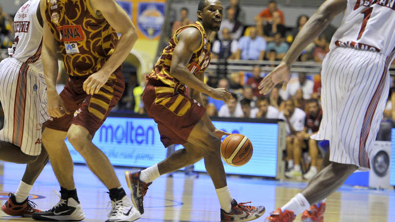 Sassari sfila al debutto Venezia, il via da Bologna