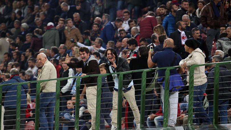 Milan fischiato e contestato dopo il ko contro il Napoli
