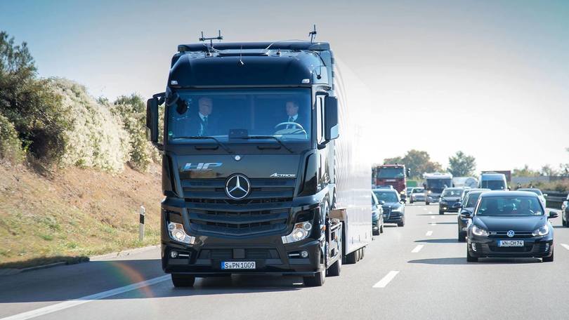 Mercedes, in Germania debutta il camion a guida autonoma