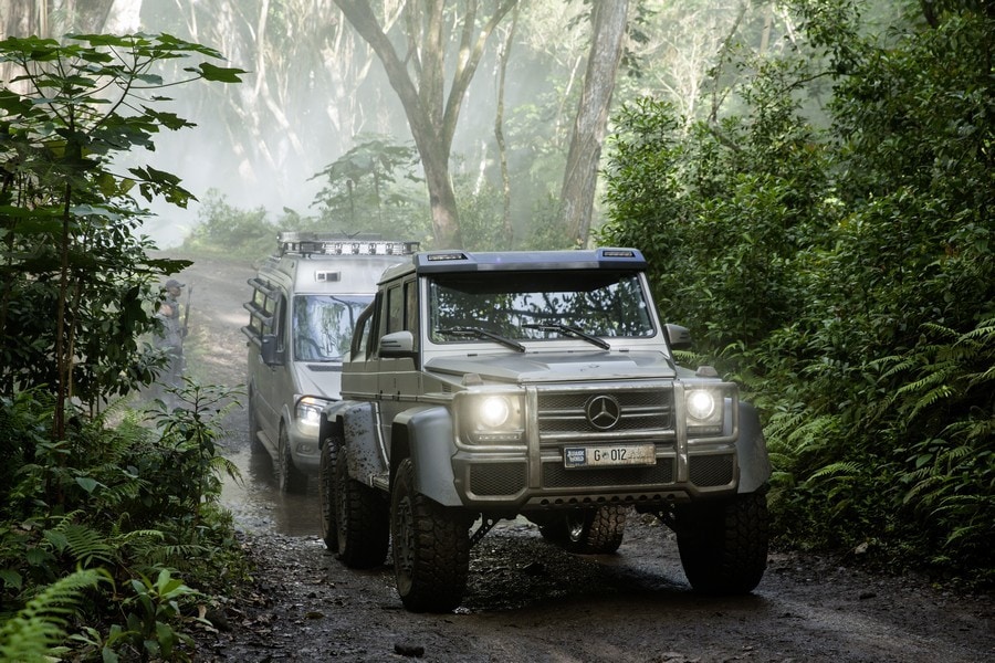 Jurassic World, il "cast" Mercedes