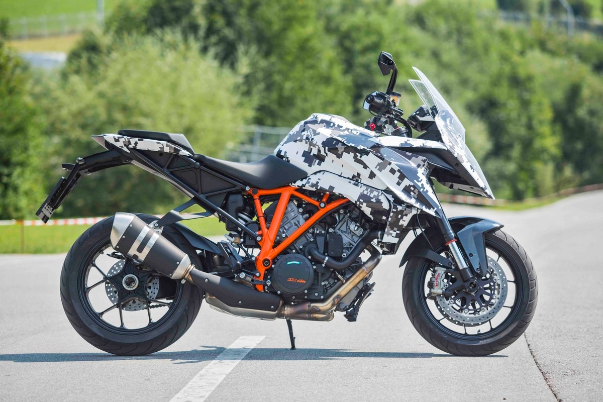 KTM: arriva a EICMA la Super Duke da viaggio