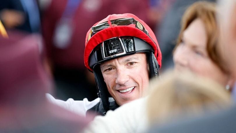 Lanfranco ‘Frankie’ Dettori vince l’Arc de Triomphe di Parigi