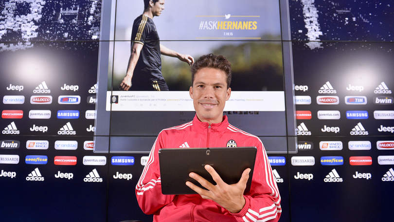 Le foto di Hernanes che twitta dal suo tablet