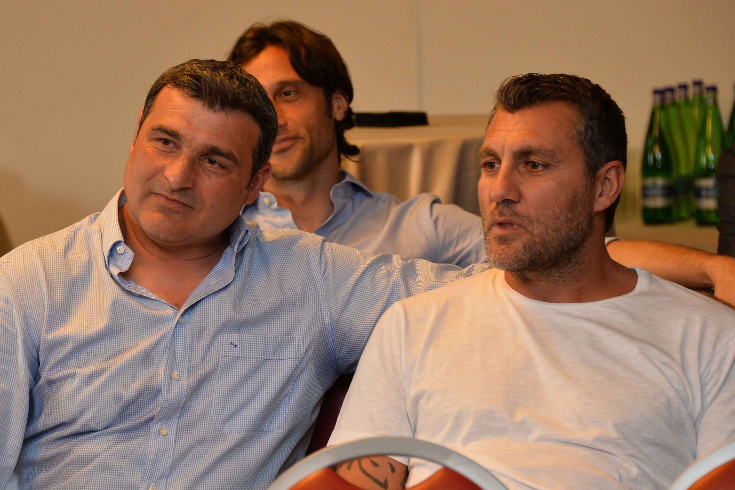 «Vieri in Italia per Belen», per lui un Tapiro d'oro