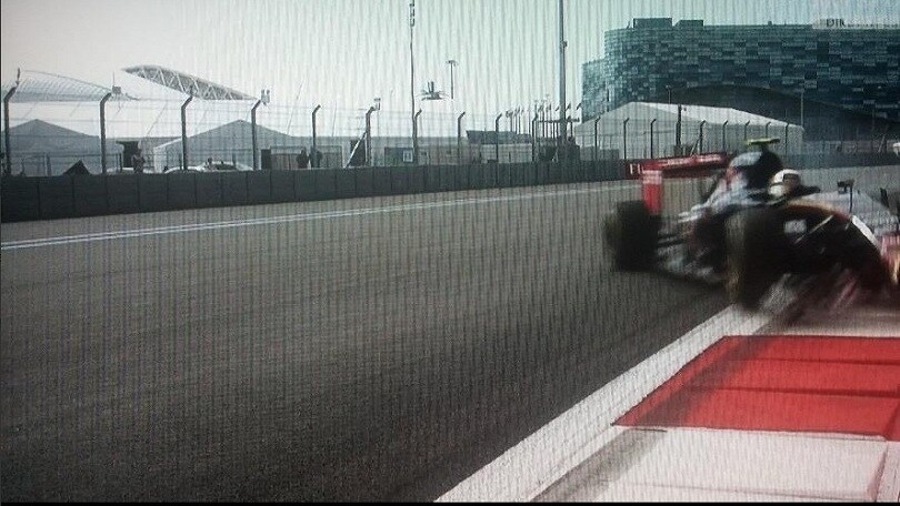 F1, Gp Sochi: grave incidente per Sainz