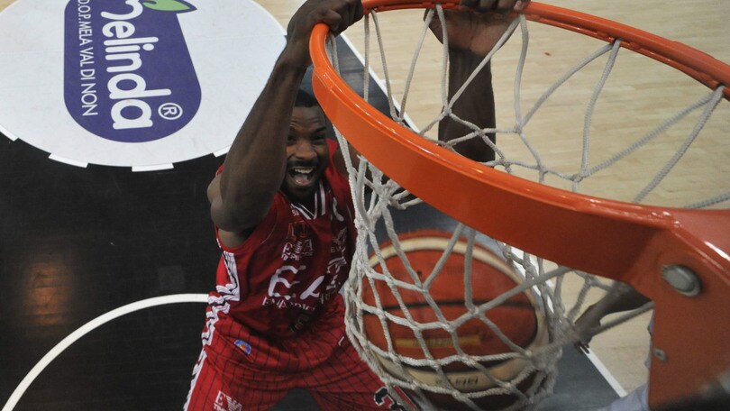 Basket, Serie A: riscatto Milano a 1,10